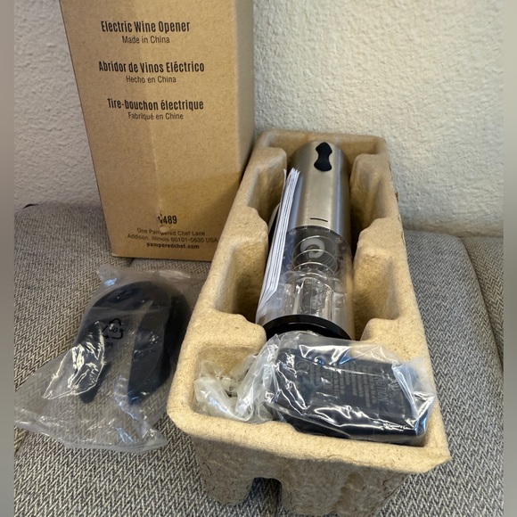 Electric Wine Opener + Wine Aerator Bundle — Pampered Chef - Picture 13 of 17